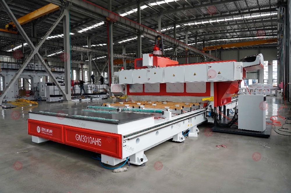 晨燦機械保溫廂板加工