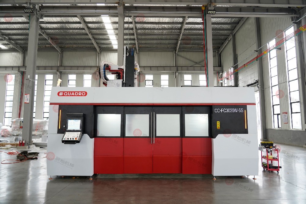 FC3020全封閉式高速五軸龍門加工中心_關門正視圖_正面中景_白天__實拍__橫屏__TP02568.JPG