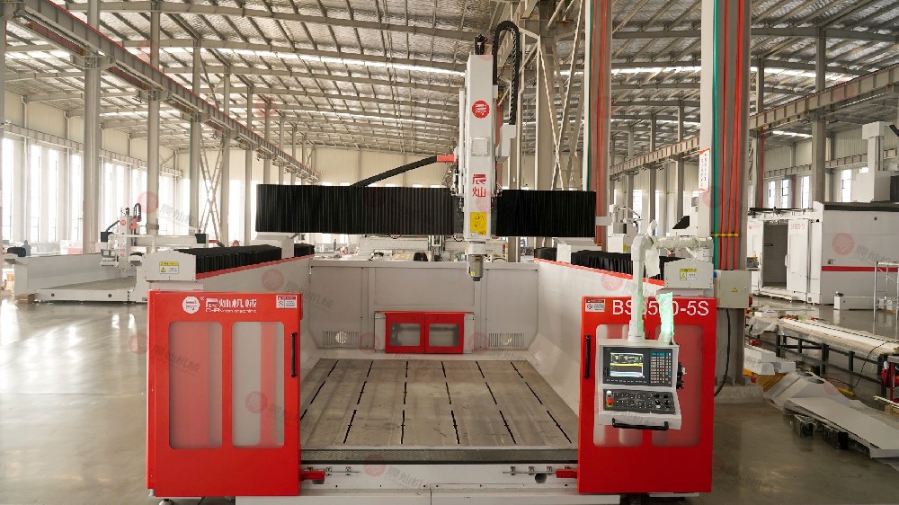 BS3530-5S五軸龍門加工中心_開門_正面近景_白天__實拍__橫屏__TP06716.JPG