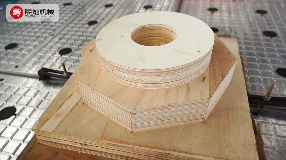 晨燦四軸木模加工中心：把簡單做到極致，就是不簡單！