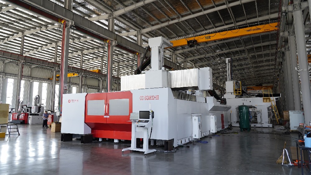 硬核首曝！SG9833大型五軸龍門加工中心工業美學揭秘