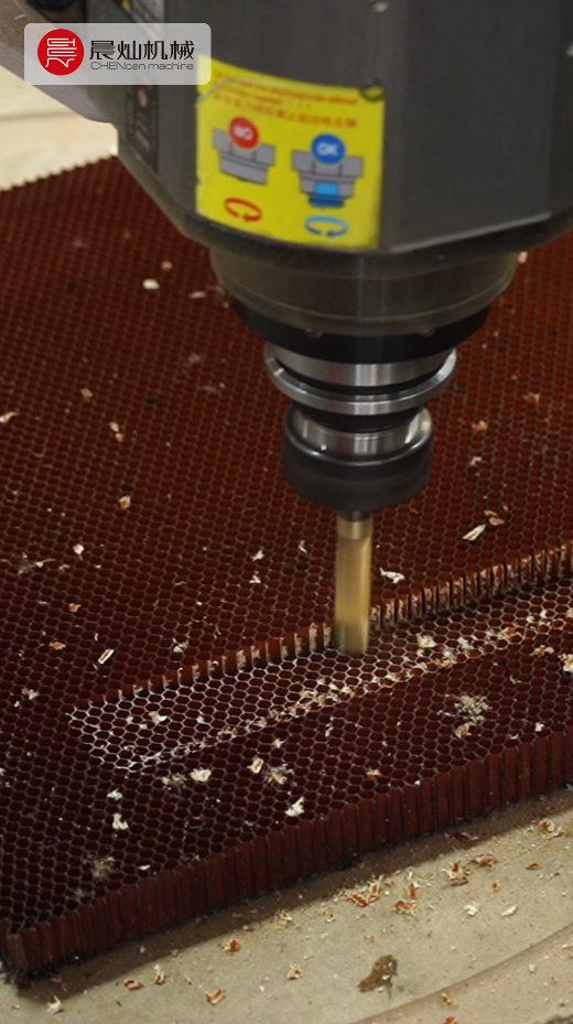 高性能定梁五軸PC1625-5S，實現芳綸蜂窩精準切削