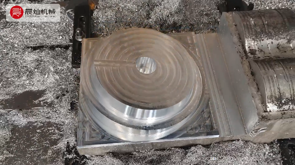 航天級五軸龍門，鋁模加工火力全開